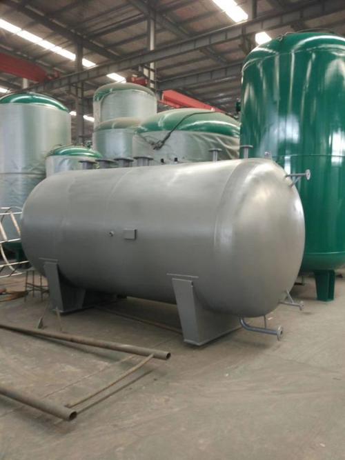 氮气罐,蒸汽罐,油罐,换热器,压力容器,压力罐,非标压力容器等产品的